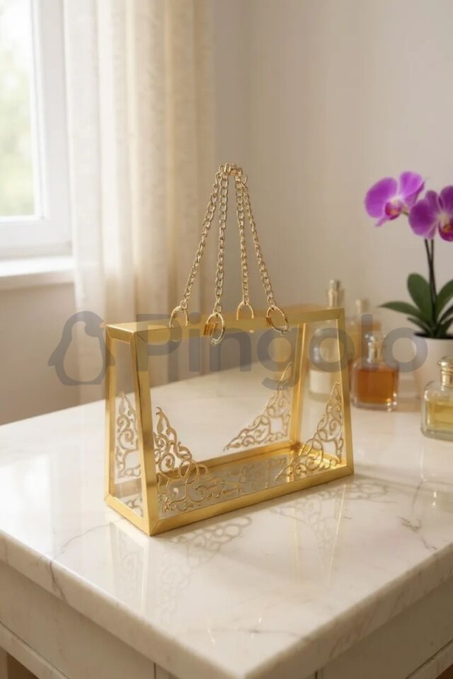 Şeffaf Pleksi Çanta Dekoratif Gold Zincirli Gold İşlemeli