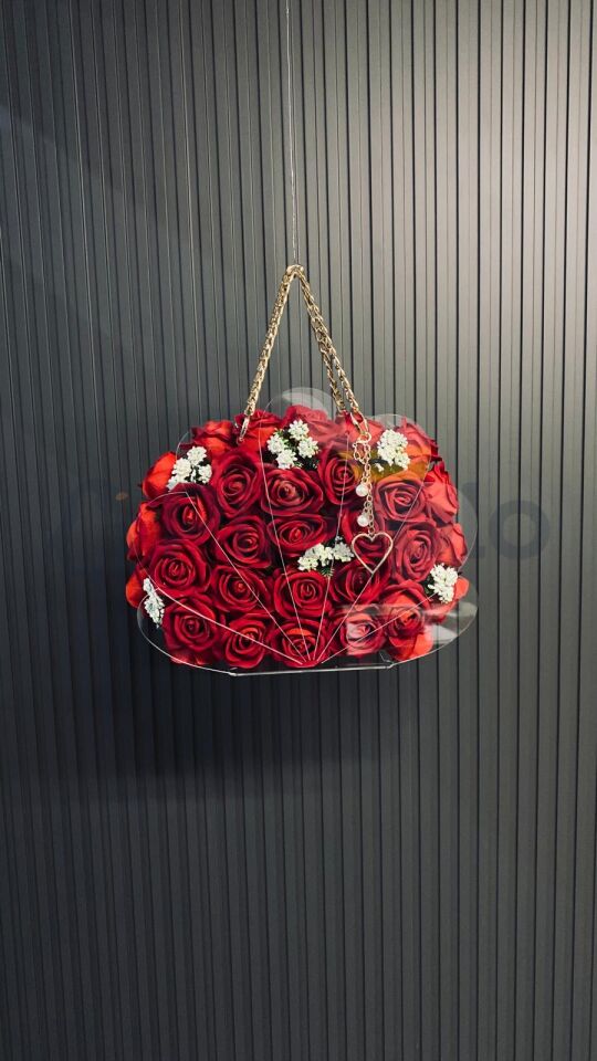 İstiridye Gold Aksesuarlı Şeffaf Akrilik Pleksi Çanta (İçi Boş)